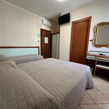 Hotel Svizzera Arma di Taggia Exterior photo