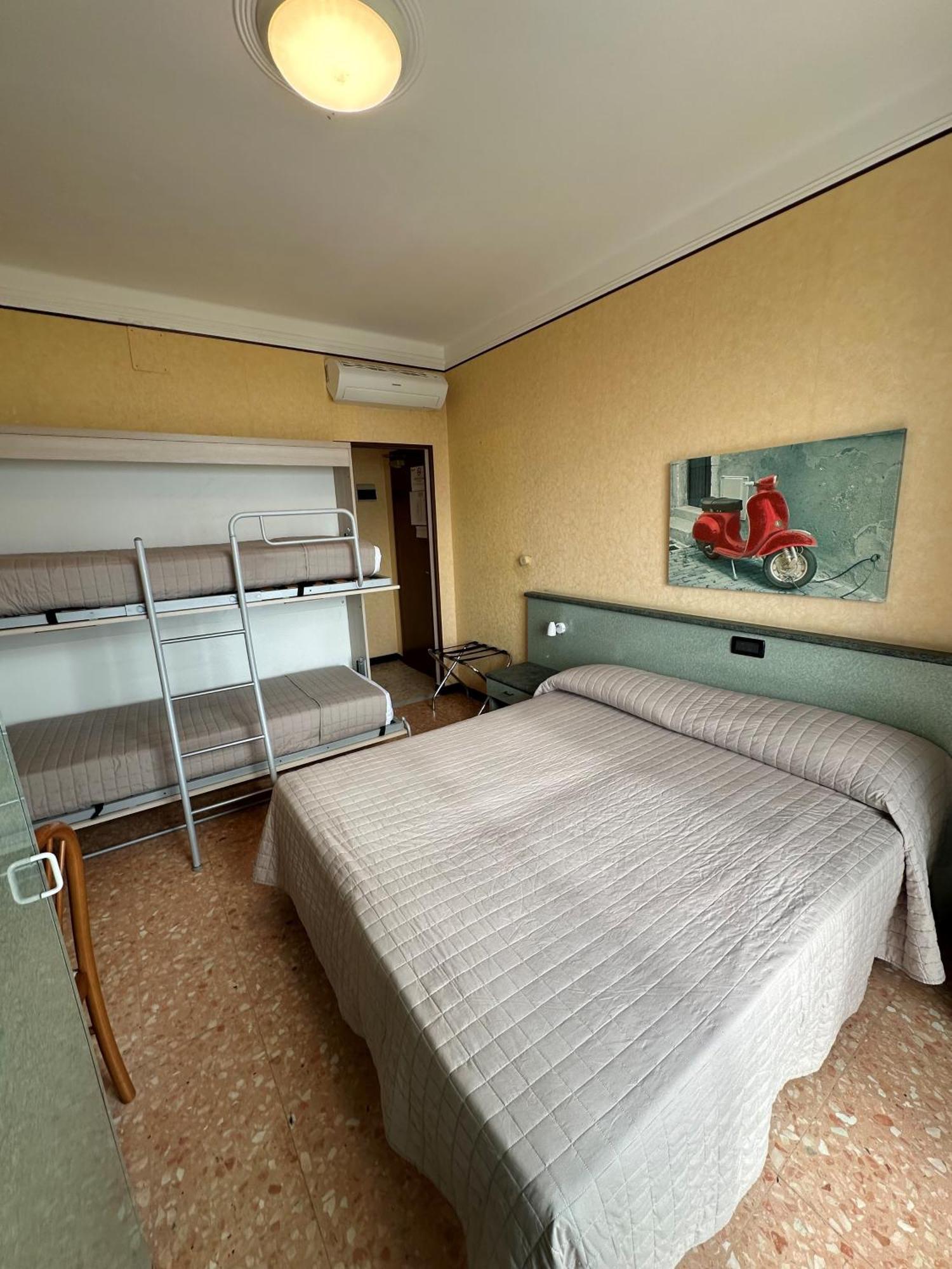 Hotel Svizzera Arma di Taggia Exterior photo